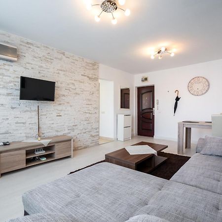 Top Location With Iconic View - Sala Palatului Bükreş Dış mekan fotoğraf