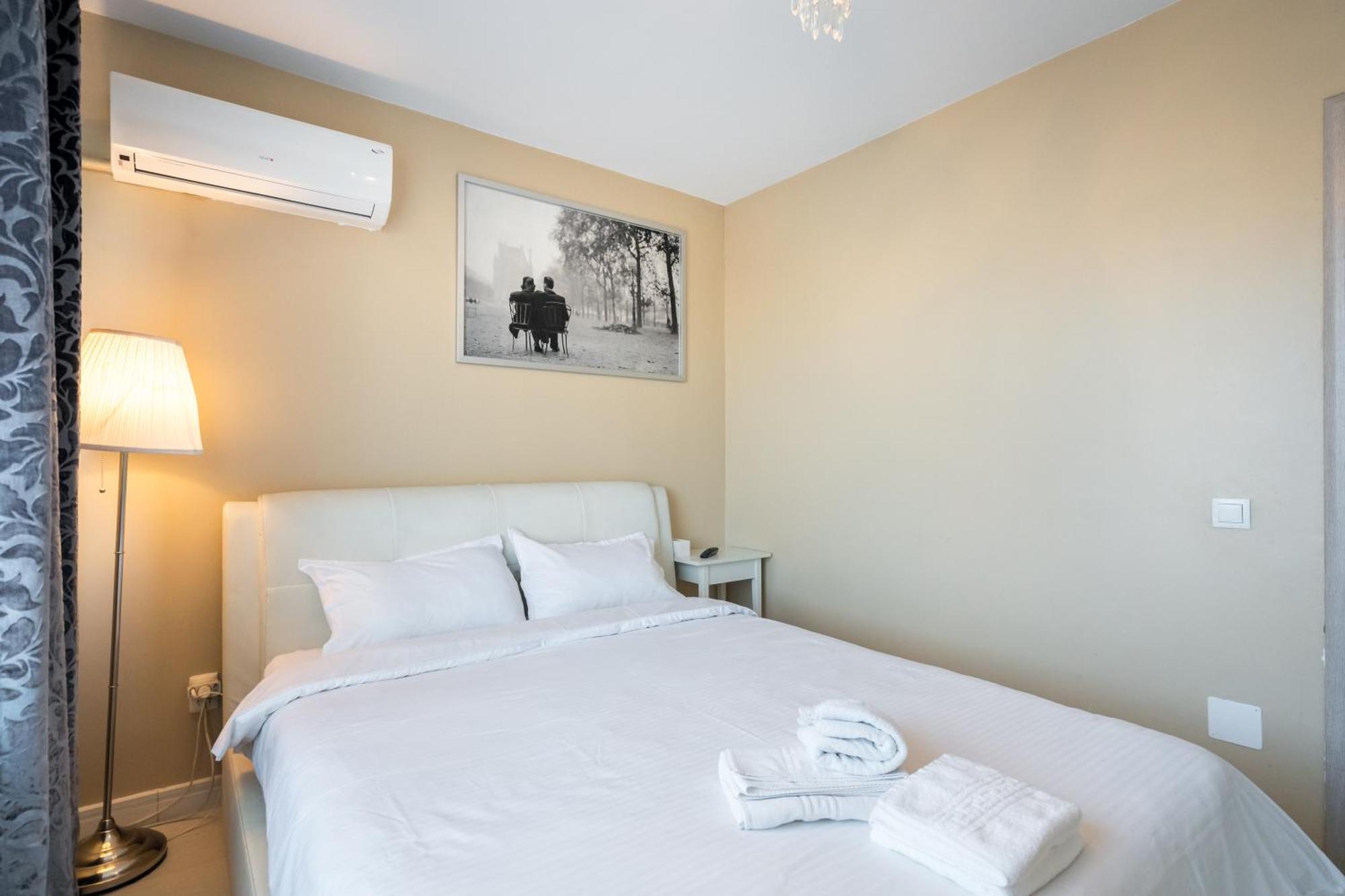 Top Location With Iconic View - Sala Palatului Bükreş Dış mekan fotoğraf