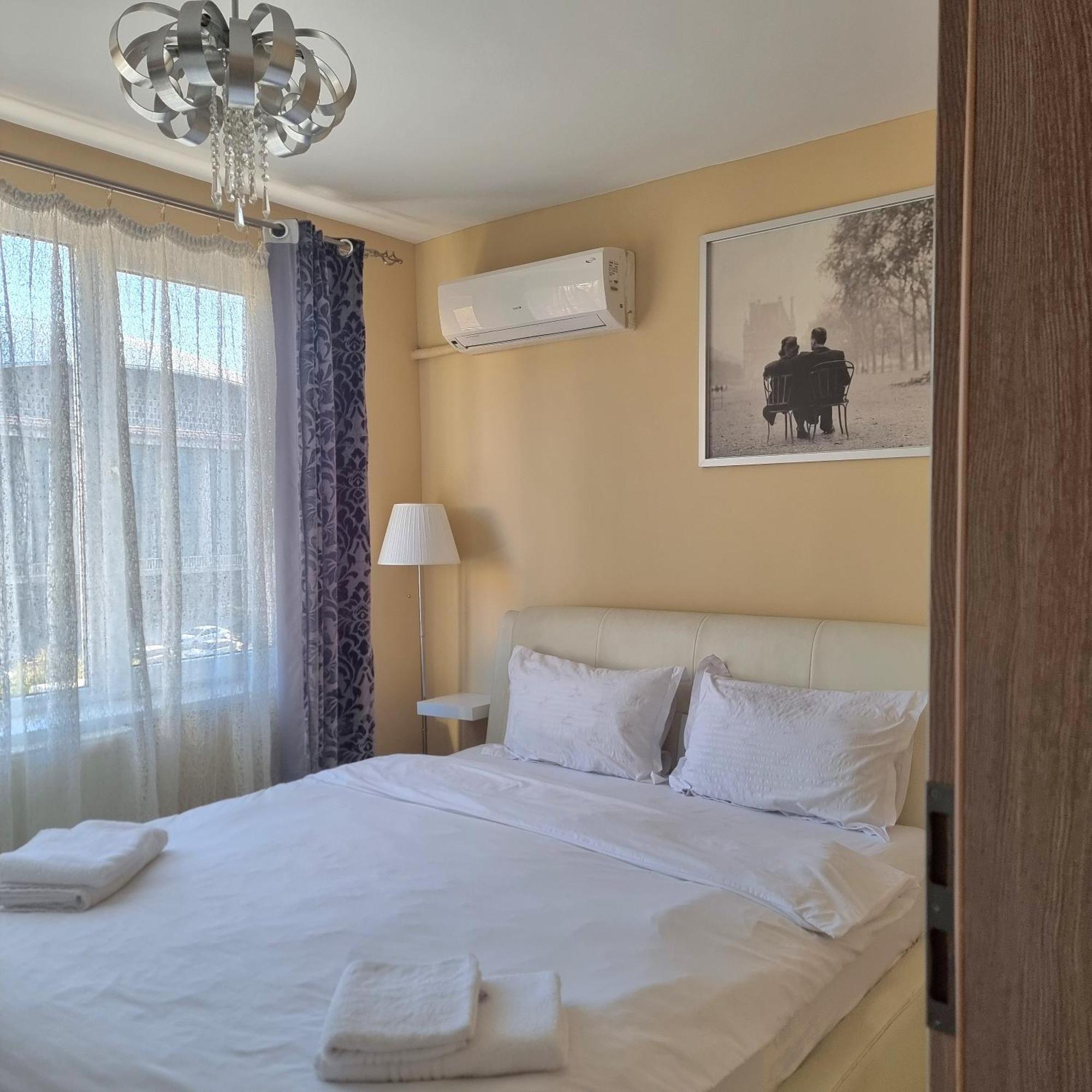 Top Location With Iconic View - Sala Palatului Bükreş Dış mekan fotoğraf