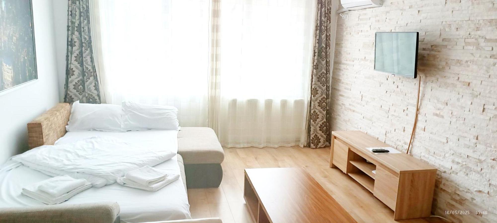 Top Location With Iconic View - Sala Palatului Bükreş Dış mekan fotoğraf